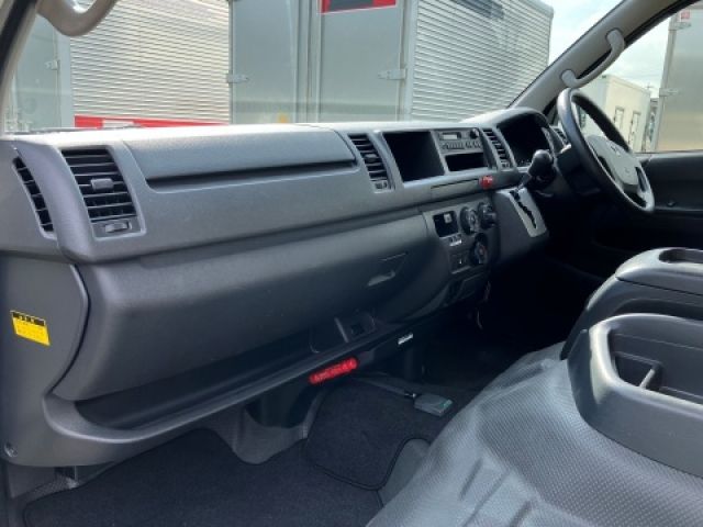 TOYOTA HIACE wagon 4WD 2014