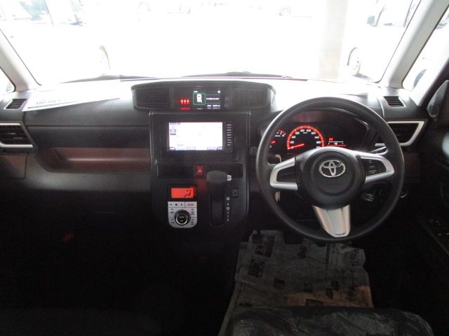 TOYOTA TANK 4WD 2018