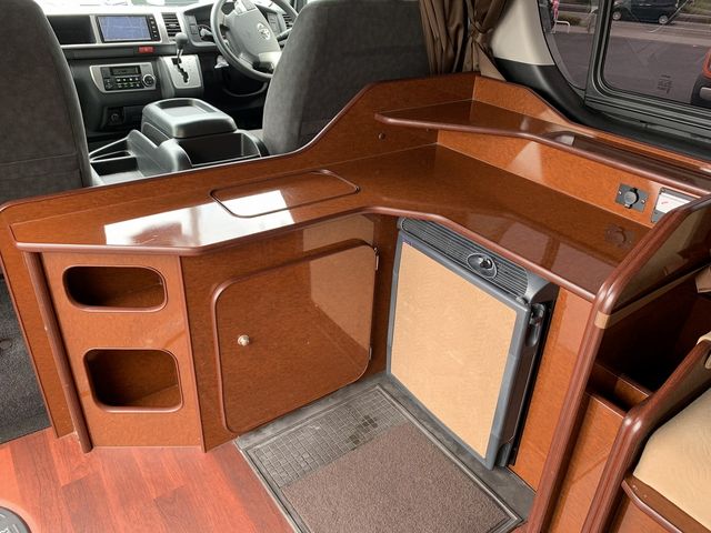 TOYOTA HIACE wagon 4WD 2014