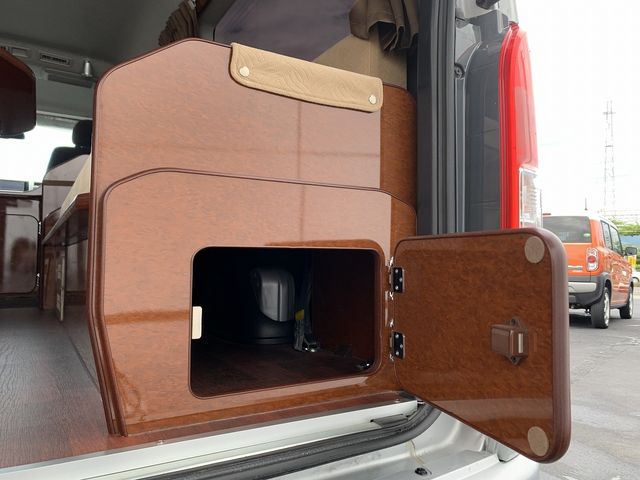 TOYOTA HIACE wagon 4WD 2014