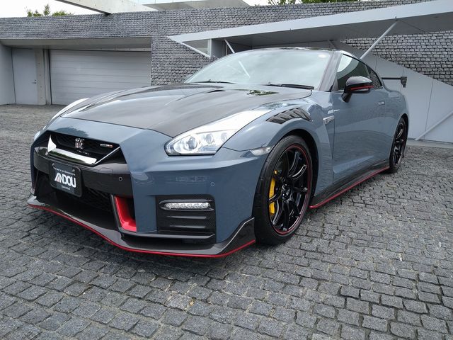NISSAN GT-R 2022