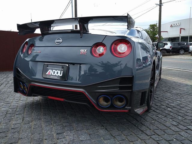 NISSAN GT-R 2022