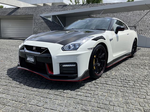 NISSAN GT-R 2022