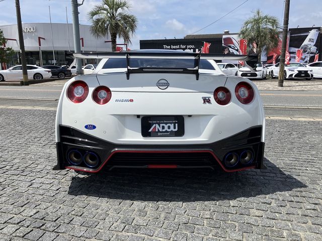 NISSAN GT-R 2022