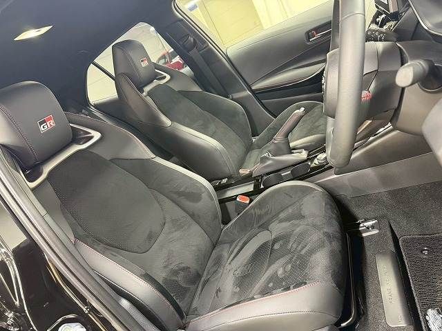 TOYOTA GR COROLLA 2024