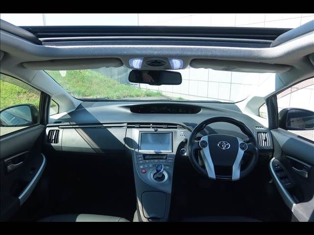 TOYOTA PRIUS 2012