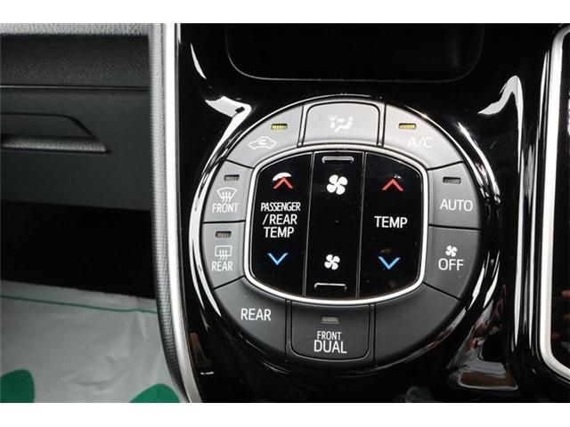 TOYOTA VOXY 4WD 2020