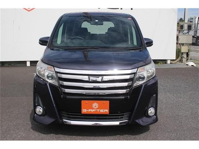 TOYOTA NOAH 2015
