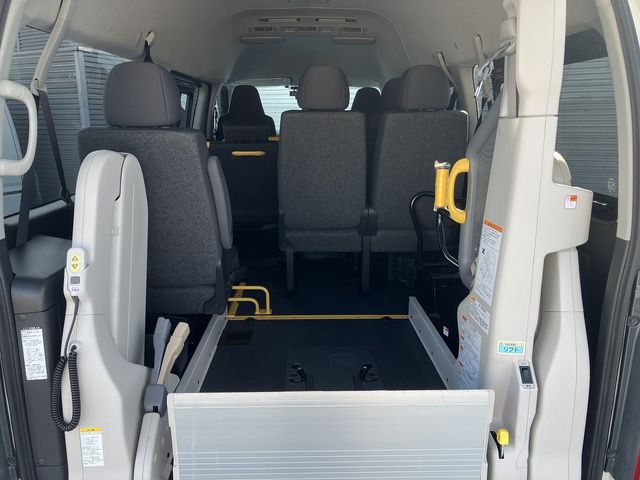 TOYOTA HIACE van 4WD 2016