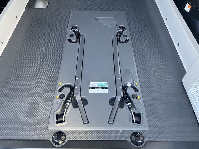 TOYOTA HIACE van 4WD 2016