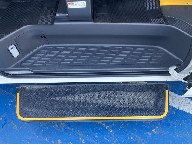 TOYOTA HIACE van 4WD 2016