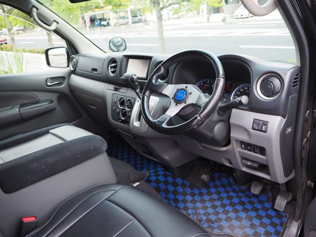 NISSAN NV350 CARAVAN 2014