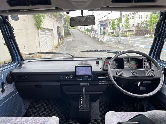 VOLKSWAGEN VOLKSWAGEN CARRAVEL 1990