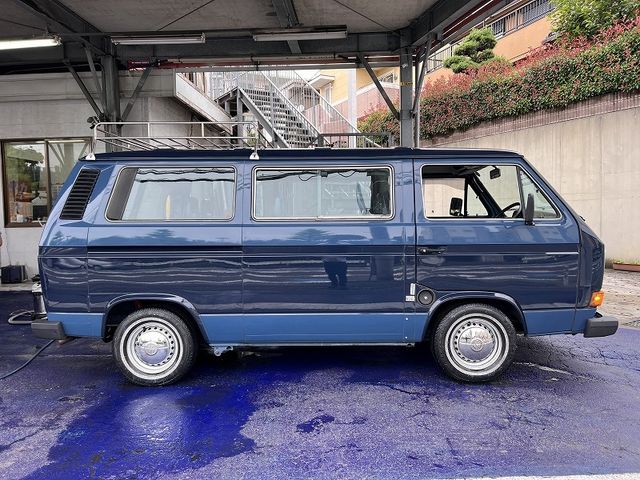 VOLKSWAGEN VOLKSWAGEN CARRAVEL 1990