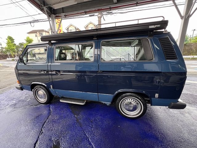 VOLKSWAGEN VOLKSWAGEN CARRAVEL 1990