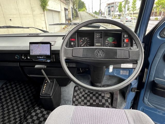 VOLKSWAGEN VOLKSWAGEN CARRAVEL 1990