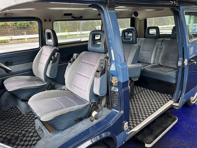 VOLKSWAGEN VOLKSWAGEN CARRAVEL 1990