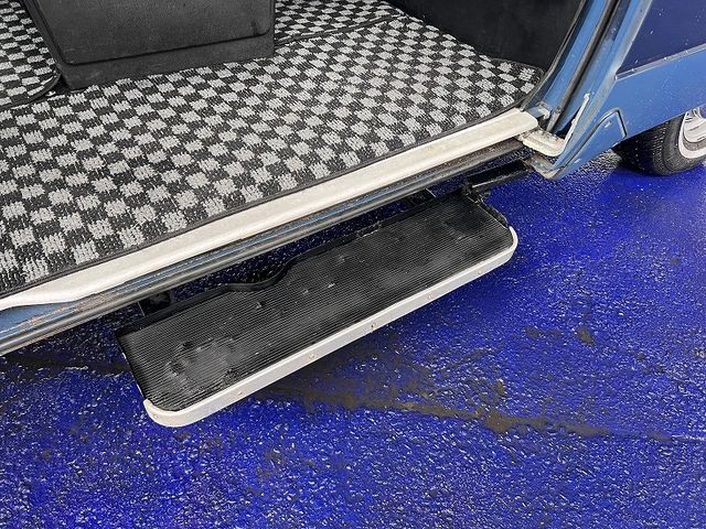 VOLKSWAGEN VOLKSWAGEN CARRAVEL 1990