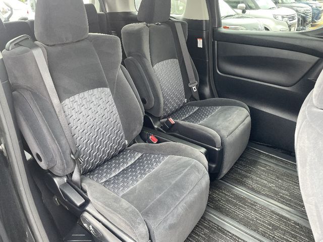 TOYOTA VELLFIRE 2015