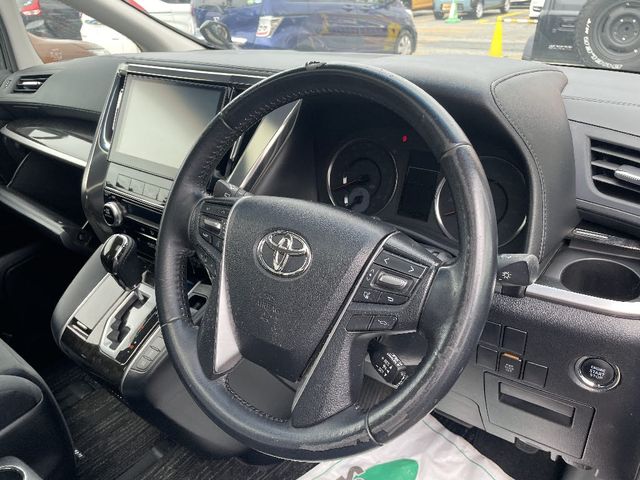 TOYOTA VELLFIRE 2015