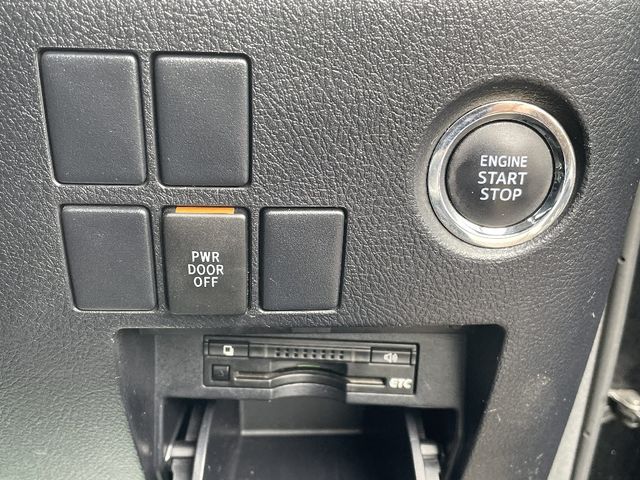 TOYOTA VELLFIRE 2015