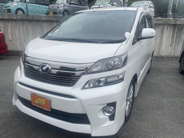 TOYOTA VELLFIRE 2013