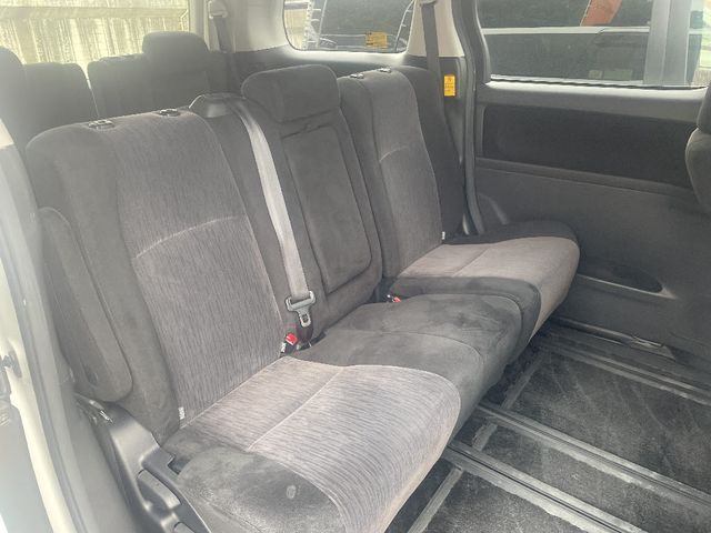 TOYOTA VELLFIRE 2013