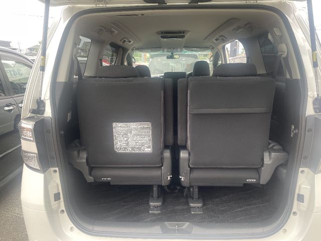 TOYOTA VELLFIRE 2013