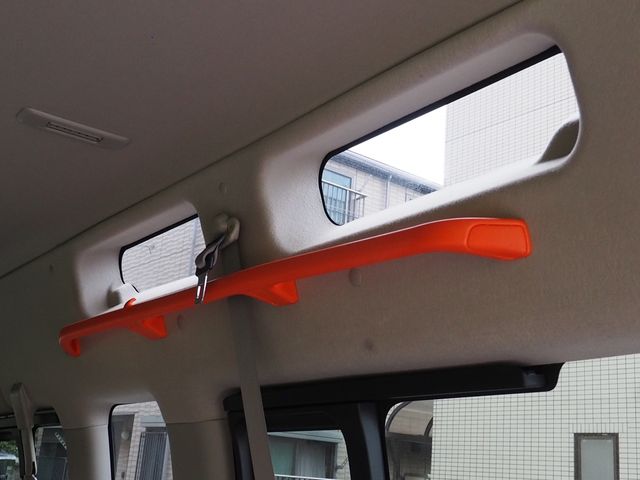 NISSAN NV350 CARAVAN 2013