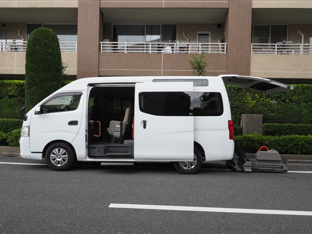 NISSAN NV350 CARAVAN 2013