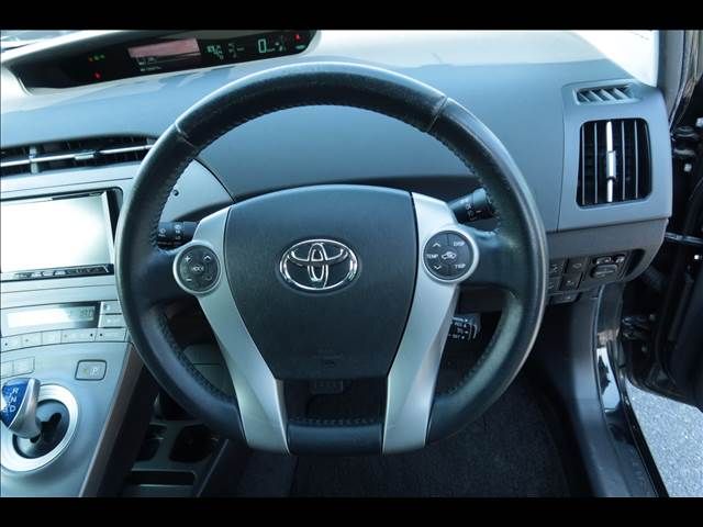 TOYOTA PRIUS 2013