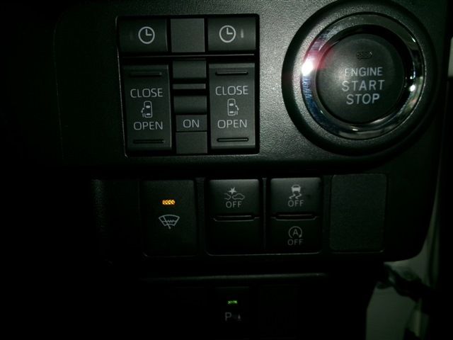 TOYOTA ROOMY 4WD 2023