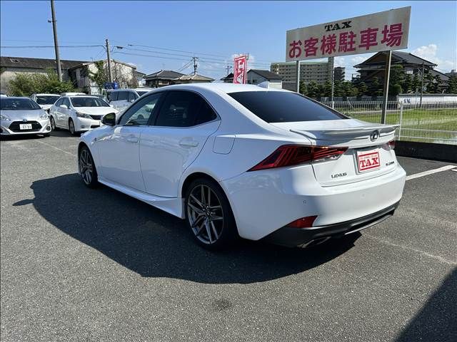TOYOTA LEXUS IS200t 2017
