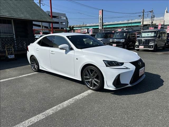 TOYOTA LEXUS IS200t 2017