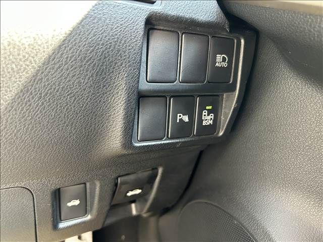 TOYOTA LEXUS IS200t 2017