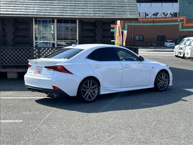 TOYOTA LEXUS IS200t 2017