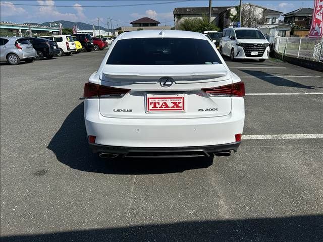 TOYOTA LEXUS IS200t 2017