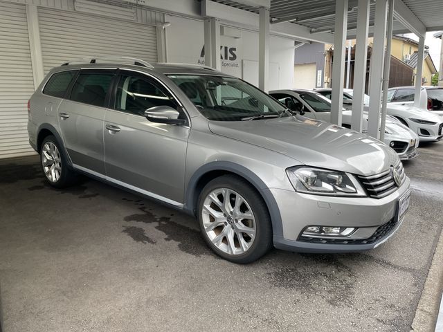 VOLKSWAGEN VOLKSWAGEN PASSAT Alltrack 2012
