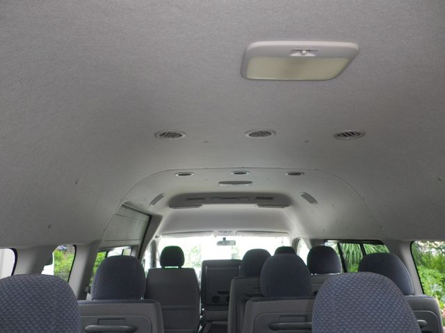 TOYOTA HIACE COMMUTER 2010