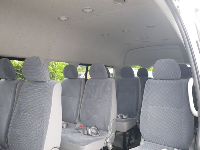 TOYOTA HIACE COMMUTER 2010