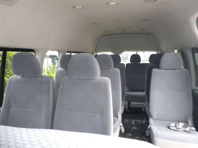 TOYOTA HIACE COMMUTER 2010