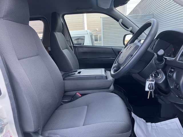 TOYOTA REGIUSACE van 4WD 2017