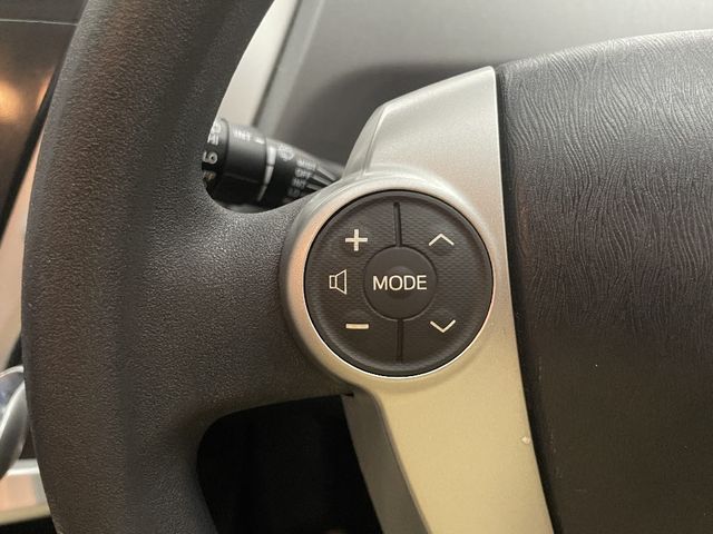 TOYOTA PRIUS Alpha 2013