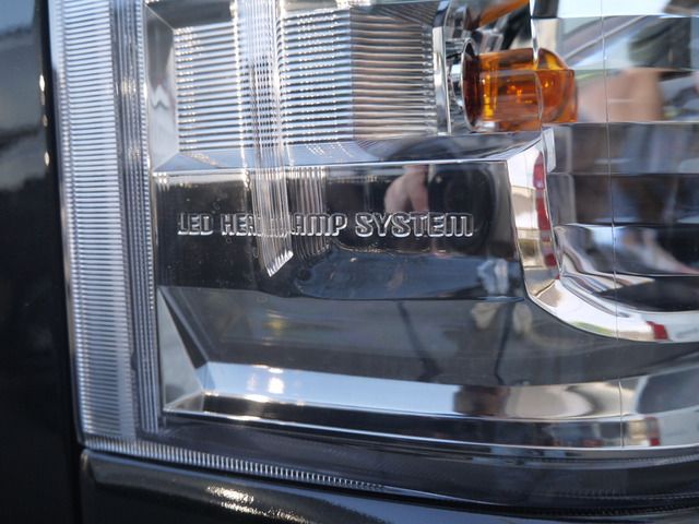 TOYOTA HIACE van 4WD 2025