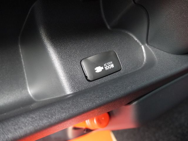 TOYOTA HIACE van 4WD 2025