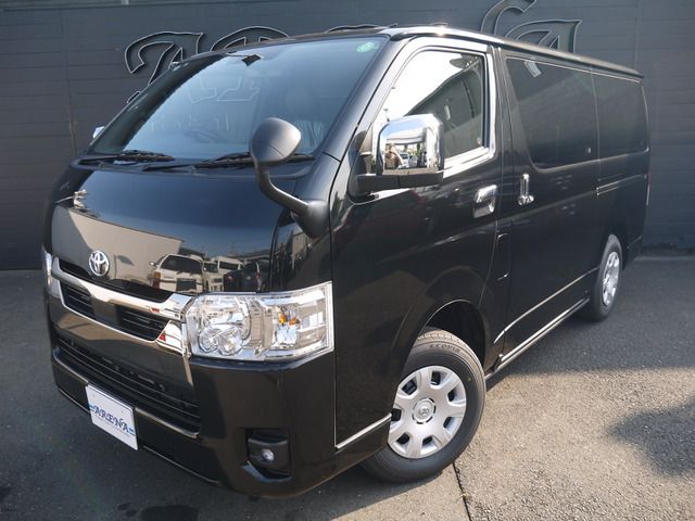 TOYOTA HIACE van 4WD 2025