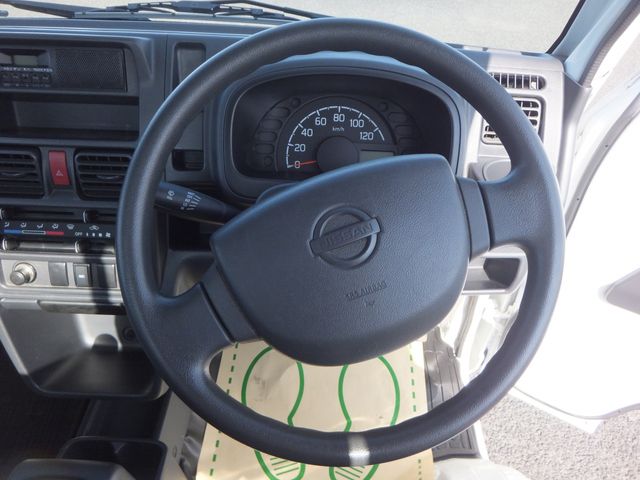 NISSAN NT100 CLIPPER 4WD 2016