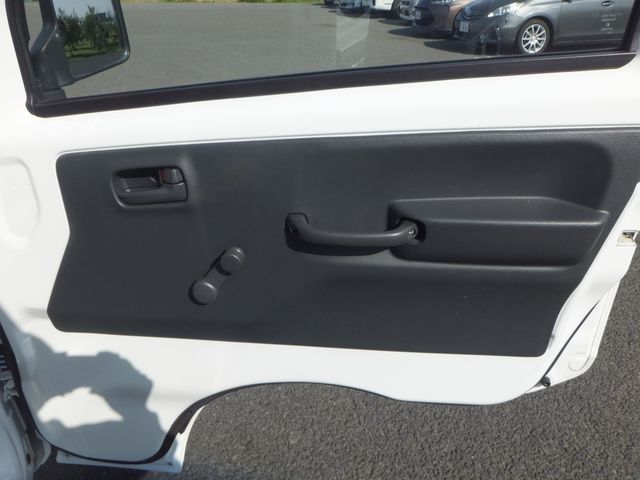 NISSAN NT100 CLIPPER 4WD 2016