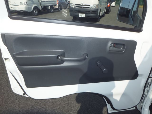 NISSAN NT100 CLIPPER 4WD 2016