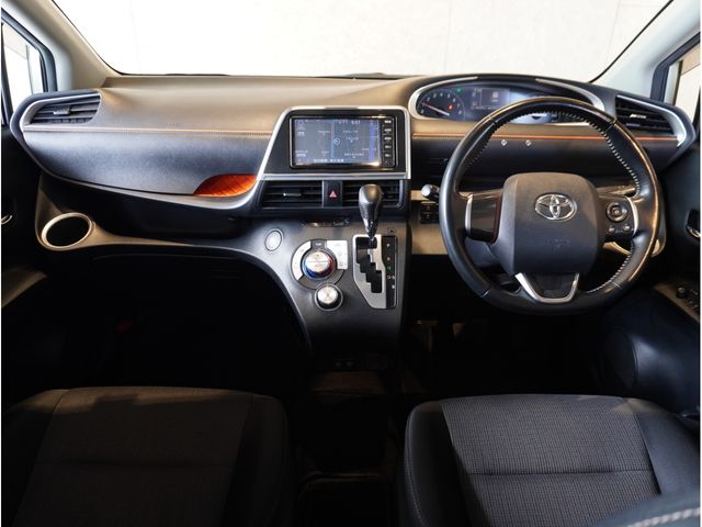 TOYOTA SIENTA 2019